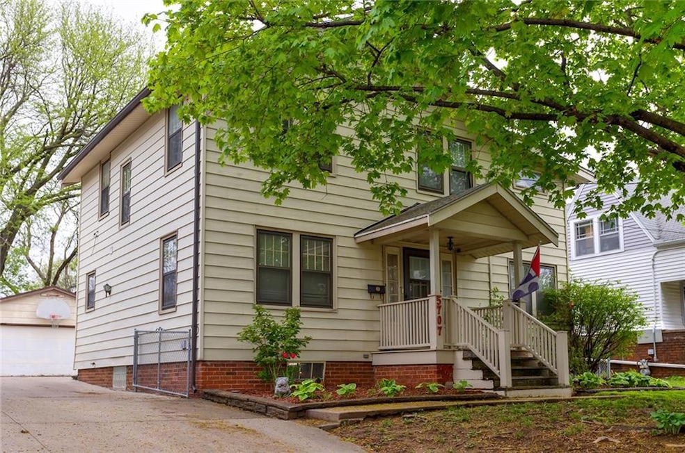 5707 University Ave, Des Moines, IA 50311 - photo 1