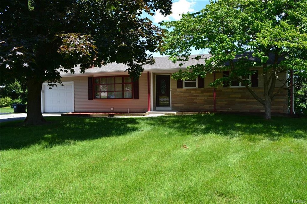 8 Park Circle Dr, Middletown, NY 10940 - photo 1