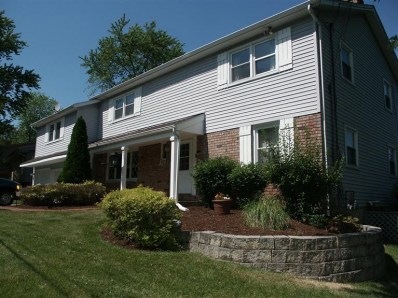 12223 White Oak Dr, Crown Point, IN 46307 - photo 1