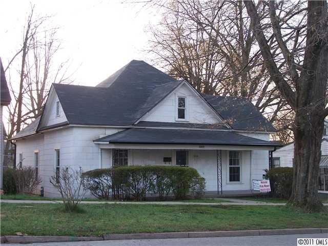 1009 Wilson W Lee Blvd, Statesville, NC 28677 - photo 1