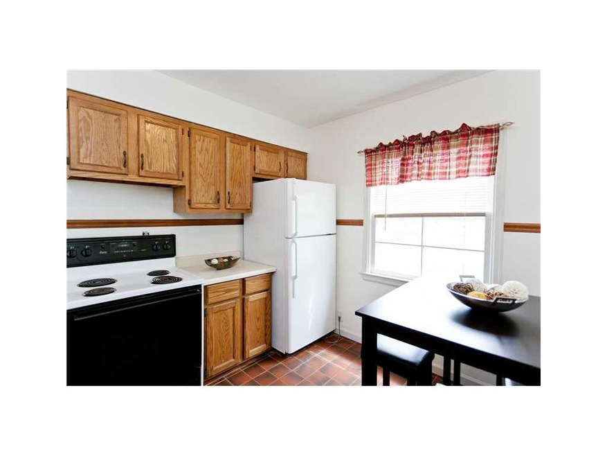 Eat-in Kitchen.
