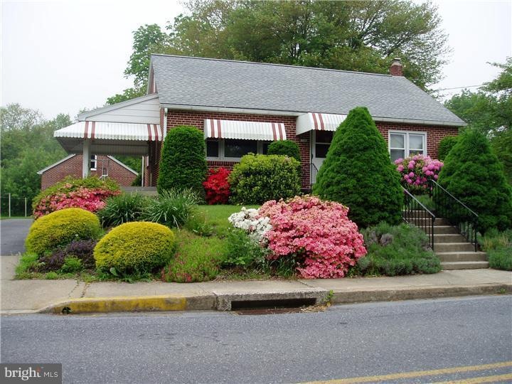 78 E Chestnut St, Bechtelsville, PA 19505 - photo 1