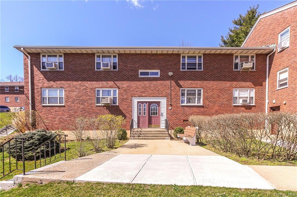8 Dehaven Dr unit 2D, Yonkers, NY 10703 - photo 1