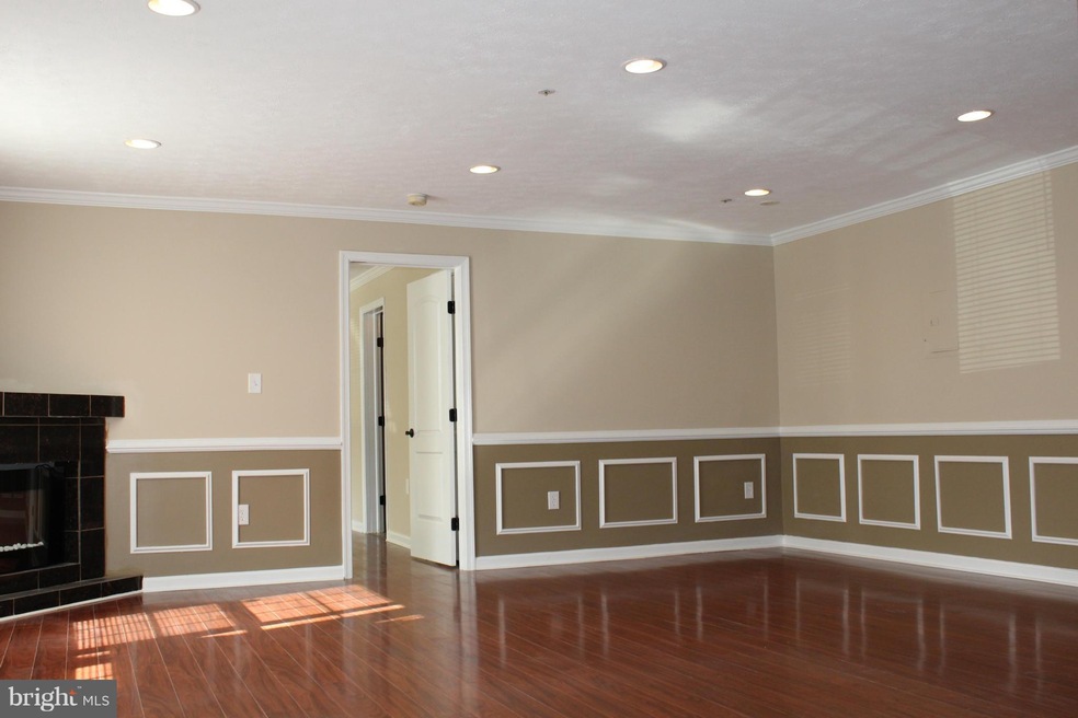 9805 Lake Pointe Ct unit 101, Upper Marlboro, MD 20774 - photo 1