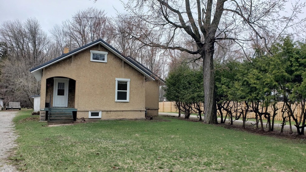 4213 13th St, Menominee, MI 49858 - photo 1