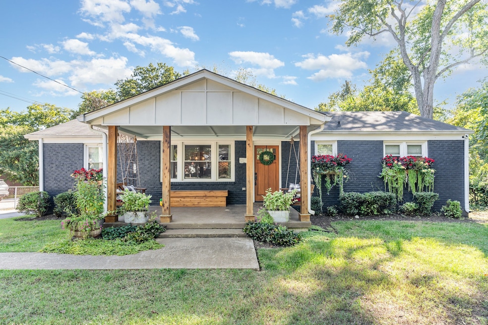 Pending $724,900 • Co-Listing Agent