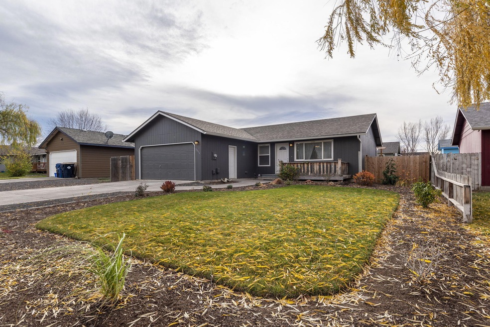 1-web-or-mls-3016 SW Pumice Place-1