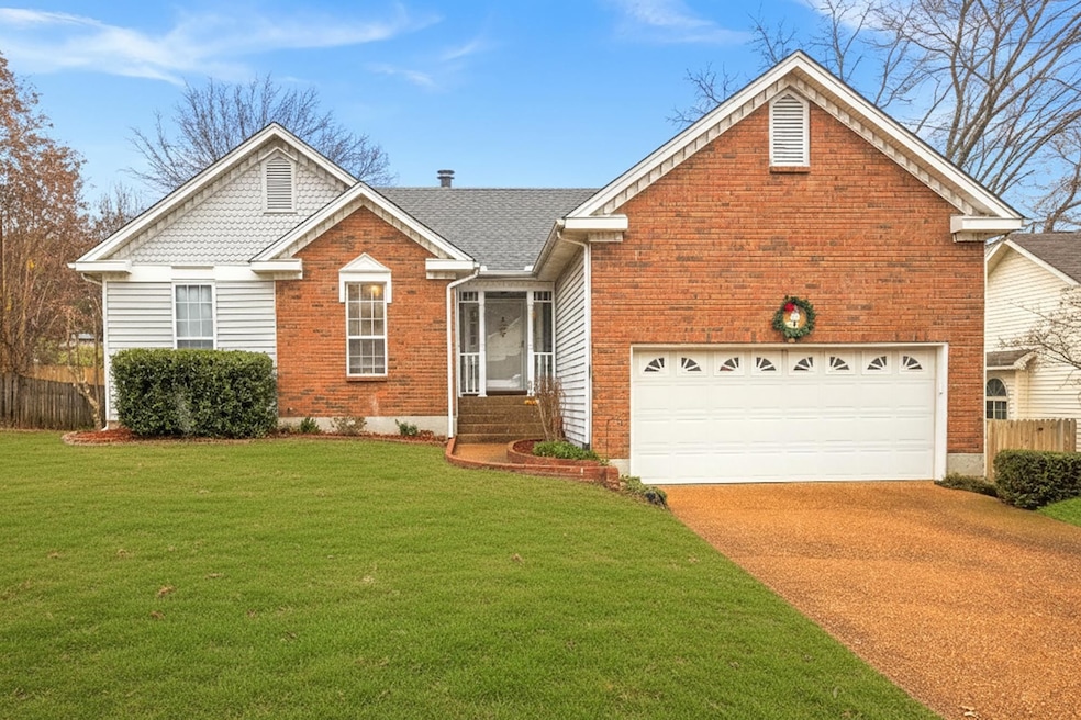 2010 Alice Springs Ct, Mount Juliet, TN 37122 - photo 1