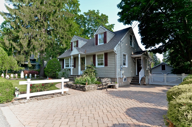 7 Alexander Ave, Waldwick, NJ 07463 - photo 1