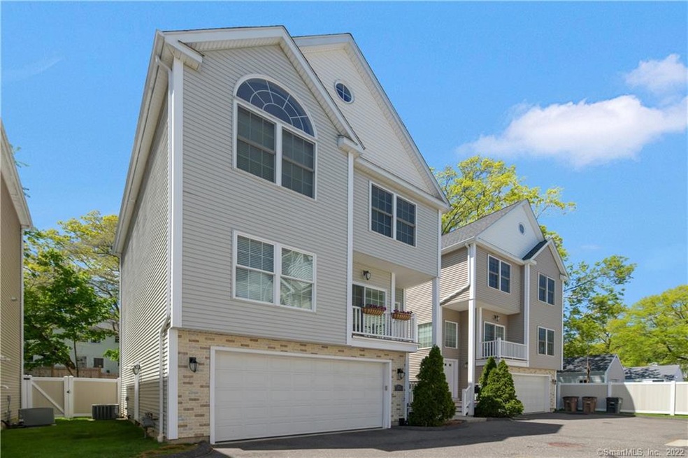 189 Seaside Ave unit 6, Stamford, CT 06902 - photo 1