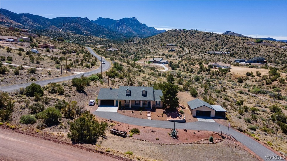 Welcome to Eagles Nest! Lazy YU Ranch living at it