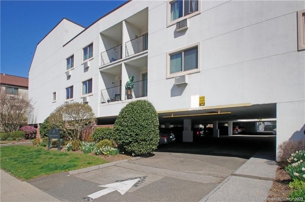 34 Crescent St unit 2Q, Stamford, CT 06906 - photo 1