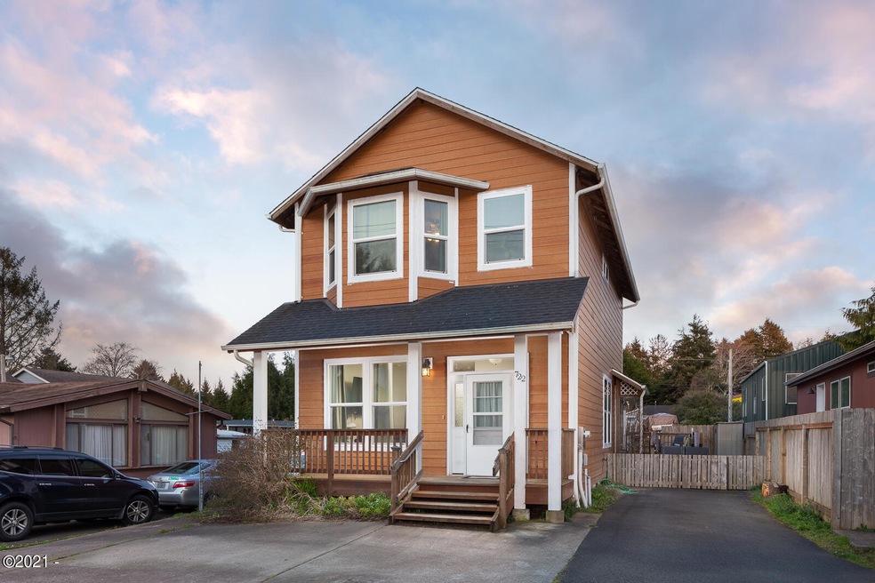 722 SE Port Ave, Lincoln City, OR 97367 - photo 1