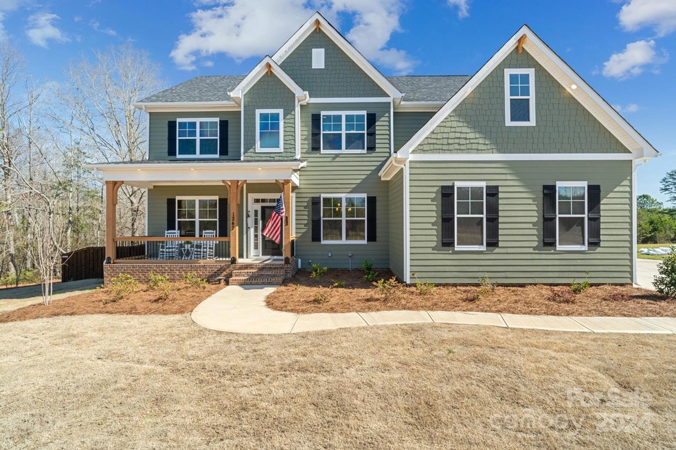 1247 Sage Pine Cir, Clover, SC 29710 - photo 1