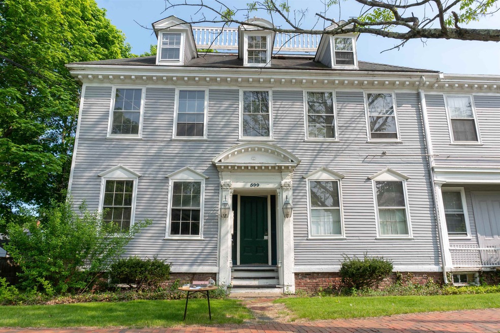 599 Middle St unit 4, Portsmouth, NH 03801 - photo 1