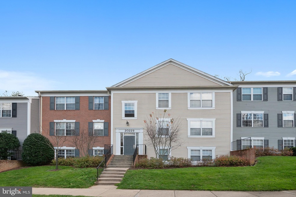 20229 Shipley Terrace unit 3-B-101, Germantown, MD 20874 - photo 1