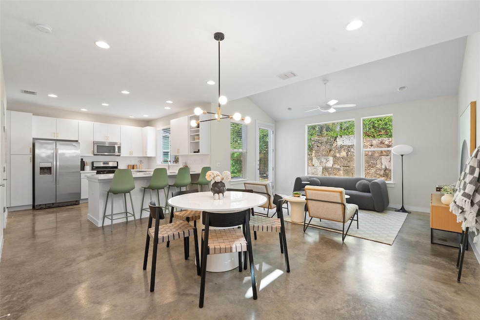 3001 Del Curto Rd unit 11, Austin, TX 78704 - photo 1