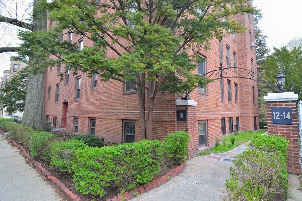 14 Ware St unit 33, Cambridge, MA 02138 - photo 1