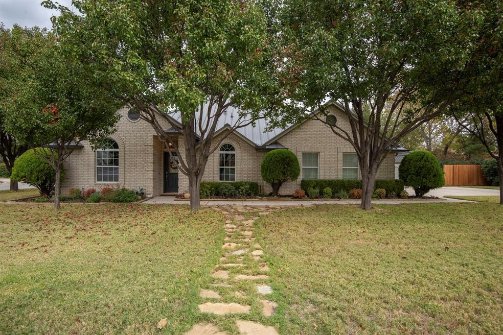 8201 Newman Dr, North Richland Hills, TX 76180 - photo 1