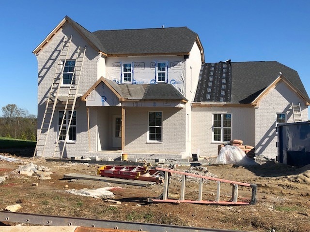 Beautiful painted brick exterior. Construction as of November 1st.