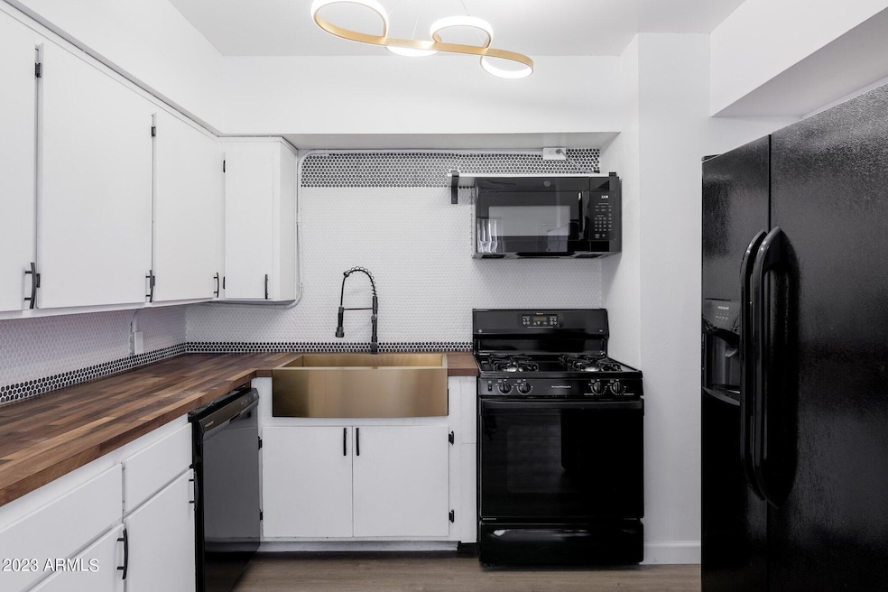 2742 E Willetta St unit B, Phoenix, AZ 85008 - photo 1