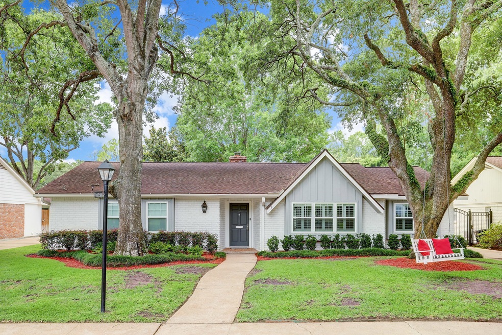 10035 Burgoyne Rd, Houston, TX 77042 - photo 1