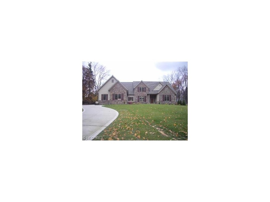 Welcome to 29099 Bollingbrook Dr in Pepper Pike!