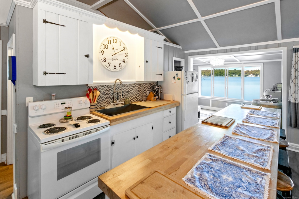 1805 Upper Maple St, Dayville, CT 06241 - photo 1