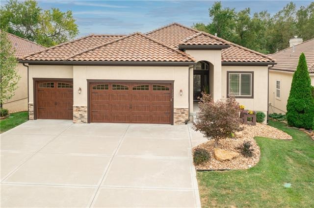 1209 SW 40th St, Lees Summit, MO 64082 - photo 1