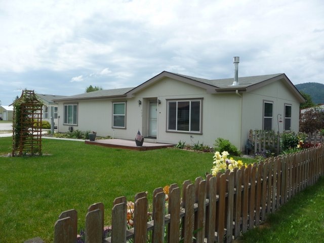 422 N Stevens St, Chewelah, WA 99109 - photo 1