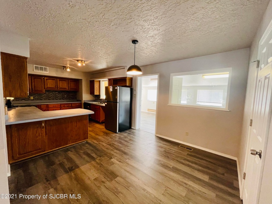 3598F44A-FB2D-47E2-A264-D0A54FEDC302