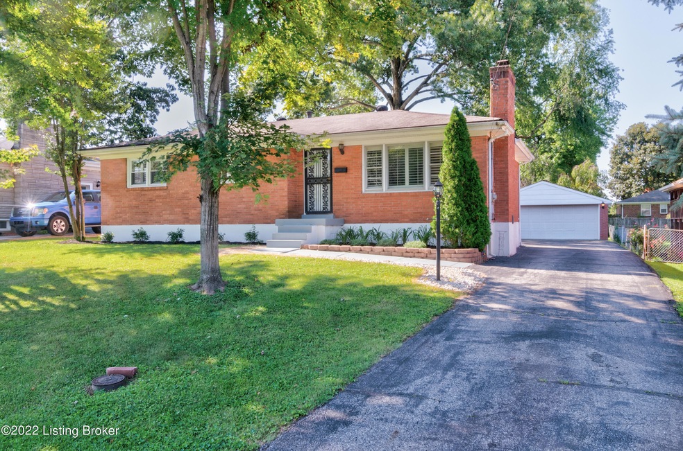 5710 Indian Rock Rd, Louisville, KY 40219 - photo 1