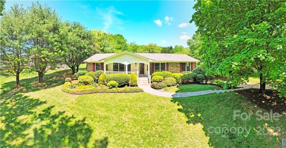 8 Braddock Way, Asheville, NC 28803 - photo 1