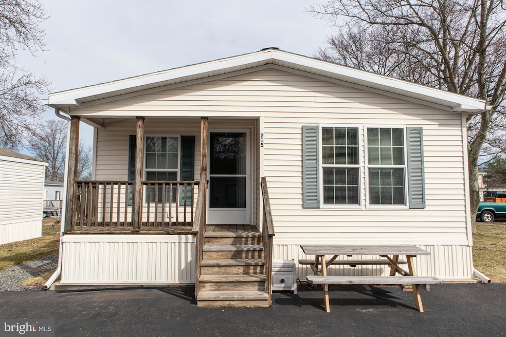 215 Laurel Run Dr, Quakertown, PA 18951 - photo 1