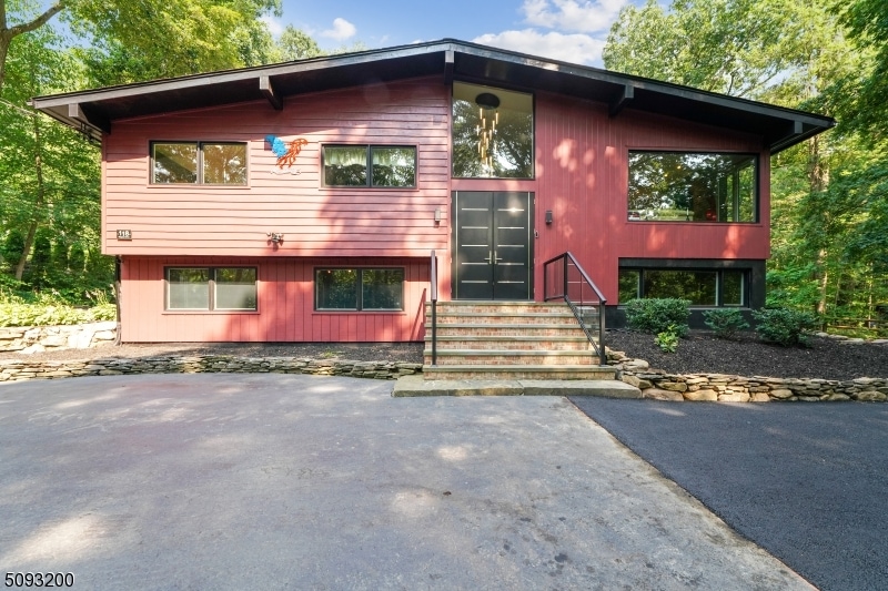 118 Skyline Dr, Oakland, NJ 07436 - photo 1