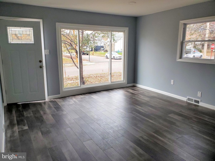 900 2nd Ave, Folsom, PA 19033 - photo 1