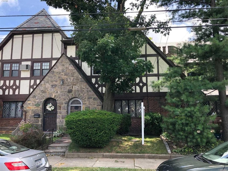 2727 166th St, Flushing, NY 11358 - photo 1