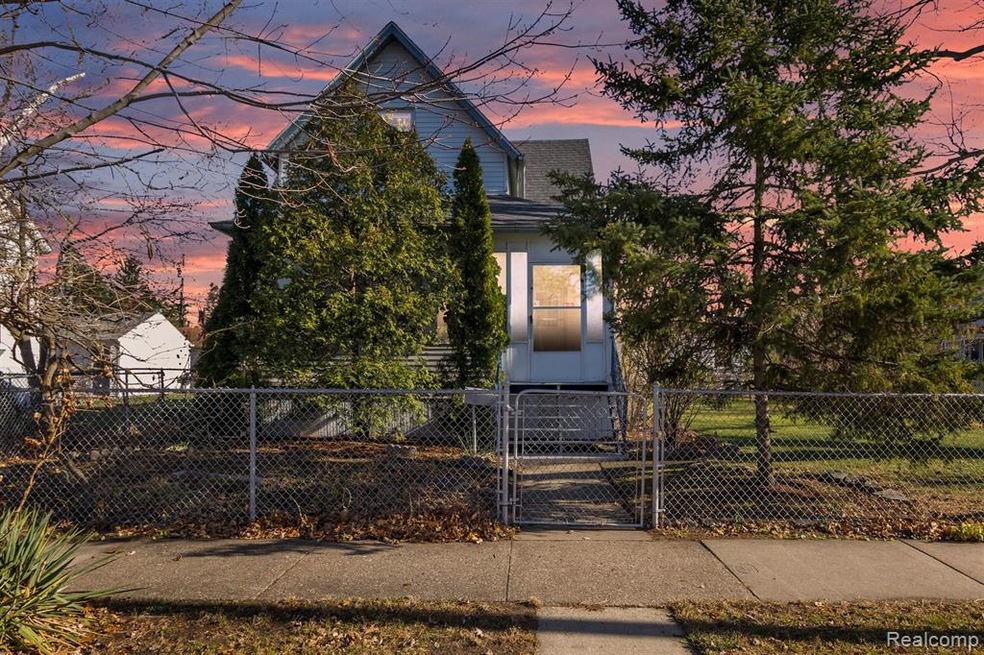 01-1715 2nd St.jpg