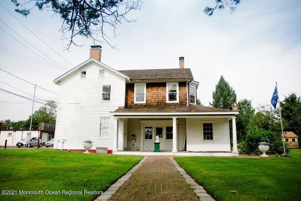 583 Cedar Ave - Front