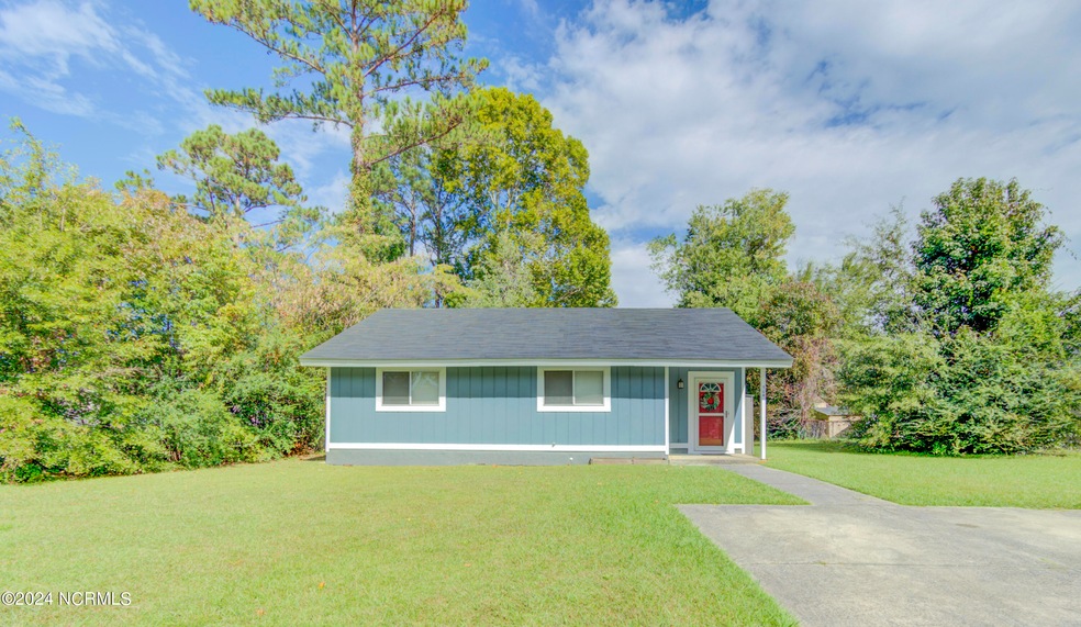 504 Dennis Rd, Jacksonville, NC 28546 - photo 1