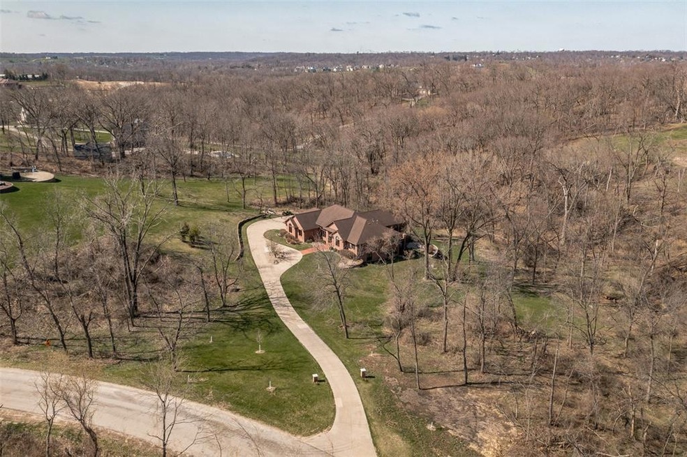 365 Abbotsford Rd, Cedar Rapids, IA 52403 - photo 1