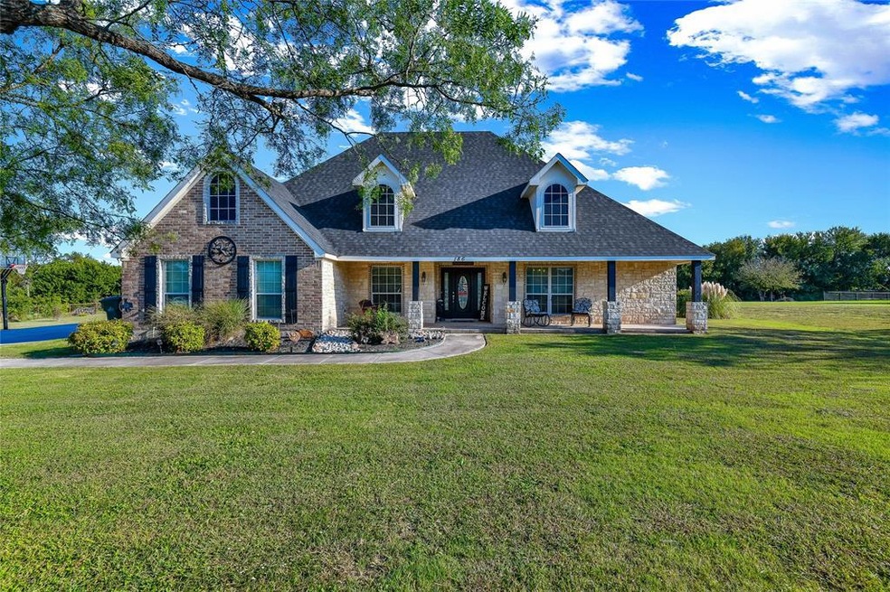 186 Lost Oak Dr, Azle, TX 76020 - photo 1
