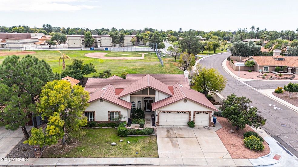 1129 E Knight Ln, Tempe, AZ 85284 - photo 1