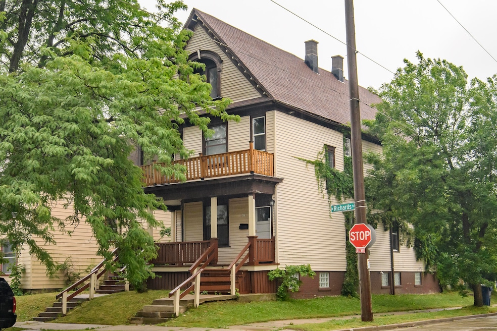 2477 N Richards St unit 2479, Milwaukee, WI 53212 - photo 1