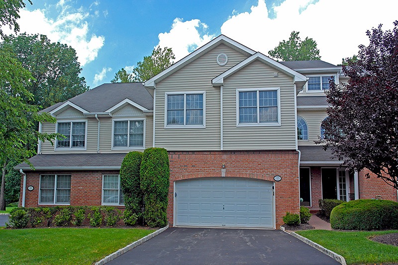 17 Waldeck Ct, West Orange, NJ 07052 - photo 1