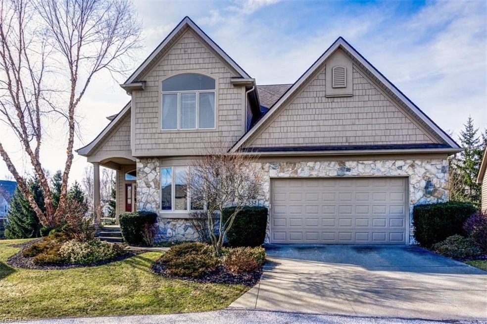 552 Burgess Cir unit 11, Aurora, OH 44202 - photo 1