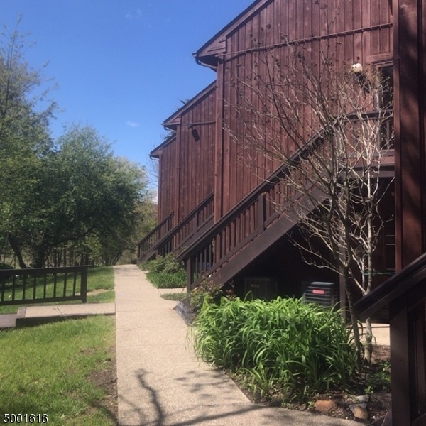 4 Sugar Bowl Ct Unit 6, Vernon Twp., NJ 07462 - photo 1