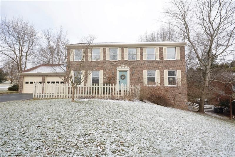 5 Bedroom home with a large backyard located in a 