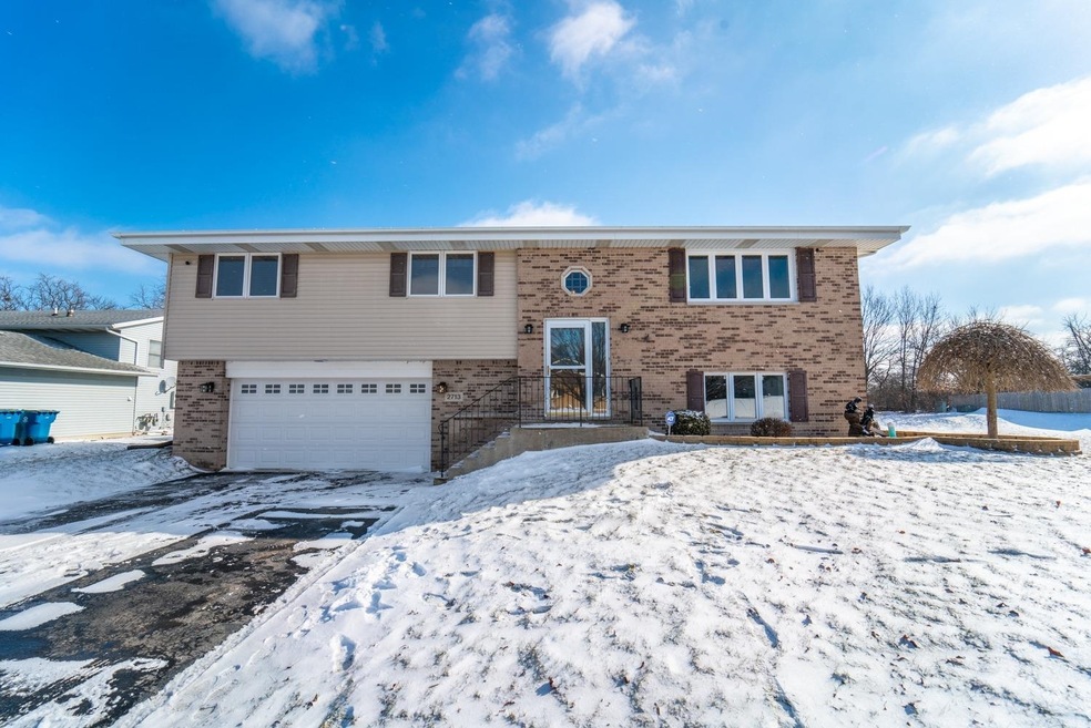 2713 Morningside Dr, Crown Point, IN 46307 - photo 1