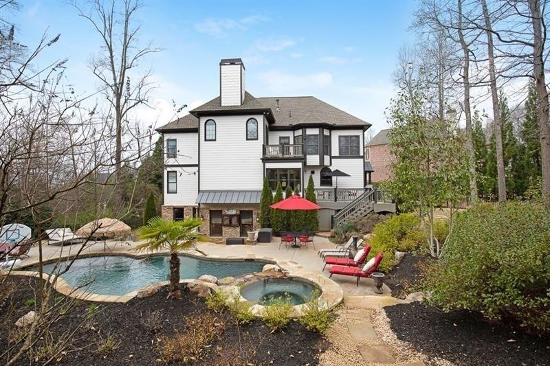 Private fenced back yard with plenty of room for p